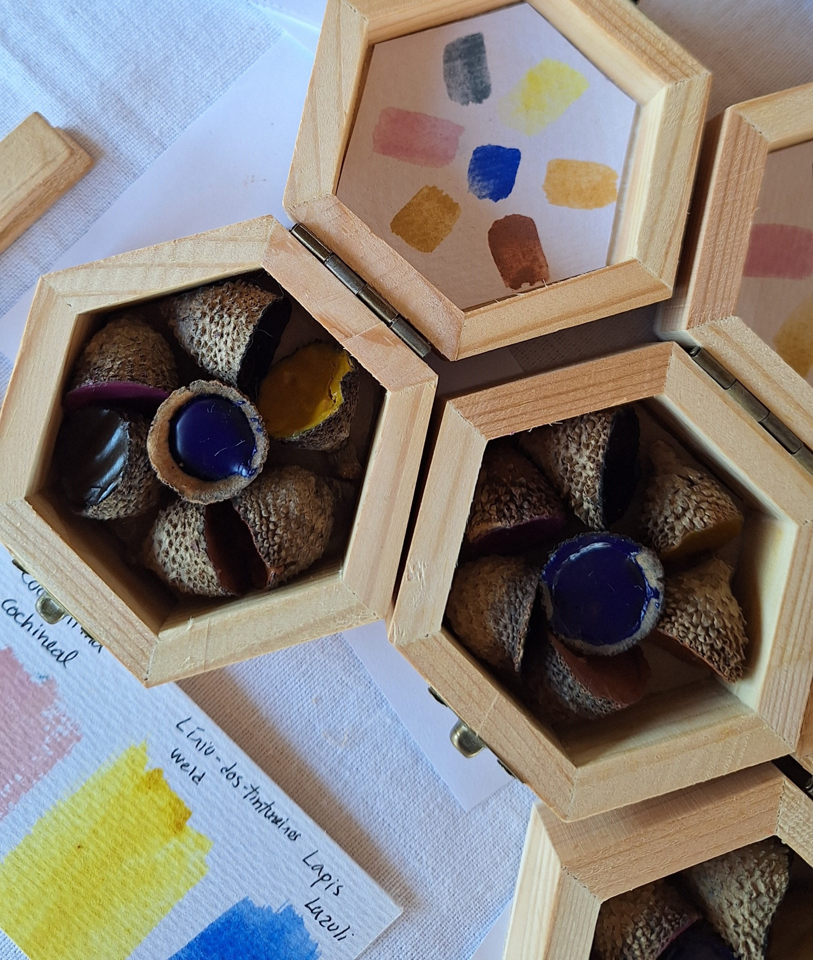 Natural watercolours sets